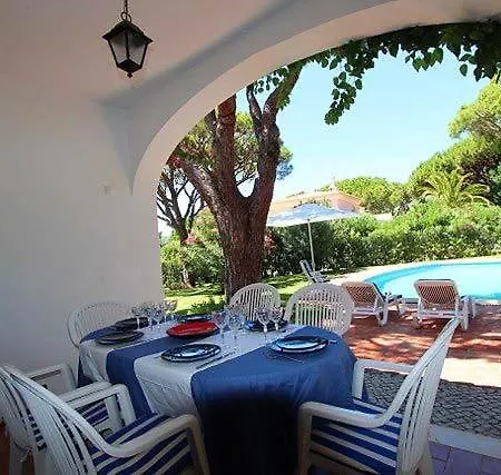 Sleeps 8 With Pool Air Con And Wifi * Vale do Lobo