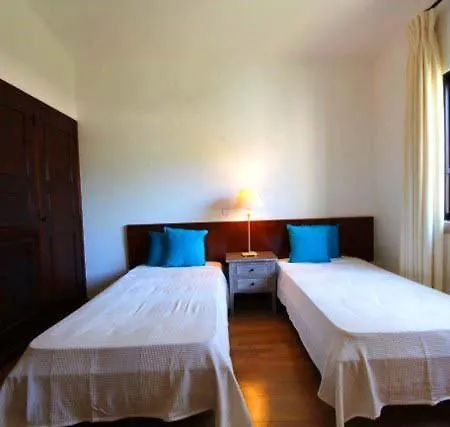 Sleeps 8 With Pool Air Con And Wifi