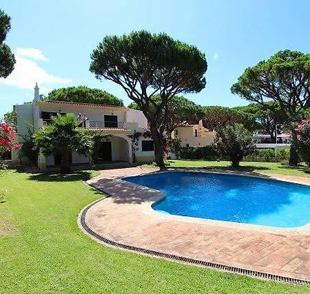 Sleeps 8 With Pool Air Con And Wifi Villa