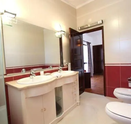Villa Sleeps 8 With Pool Air Con And Wifi *